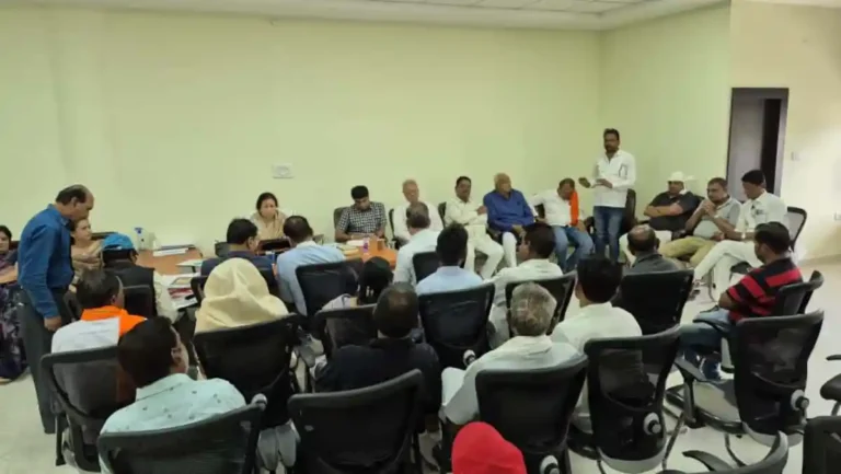 nagar-nigam-mic-meeting